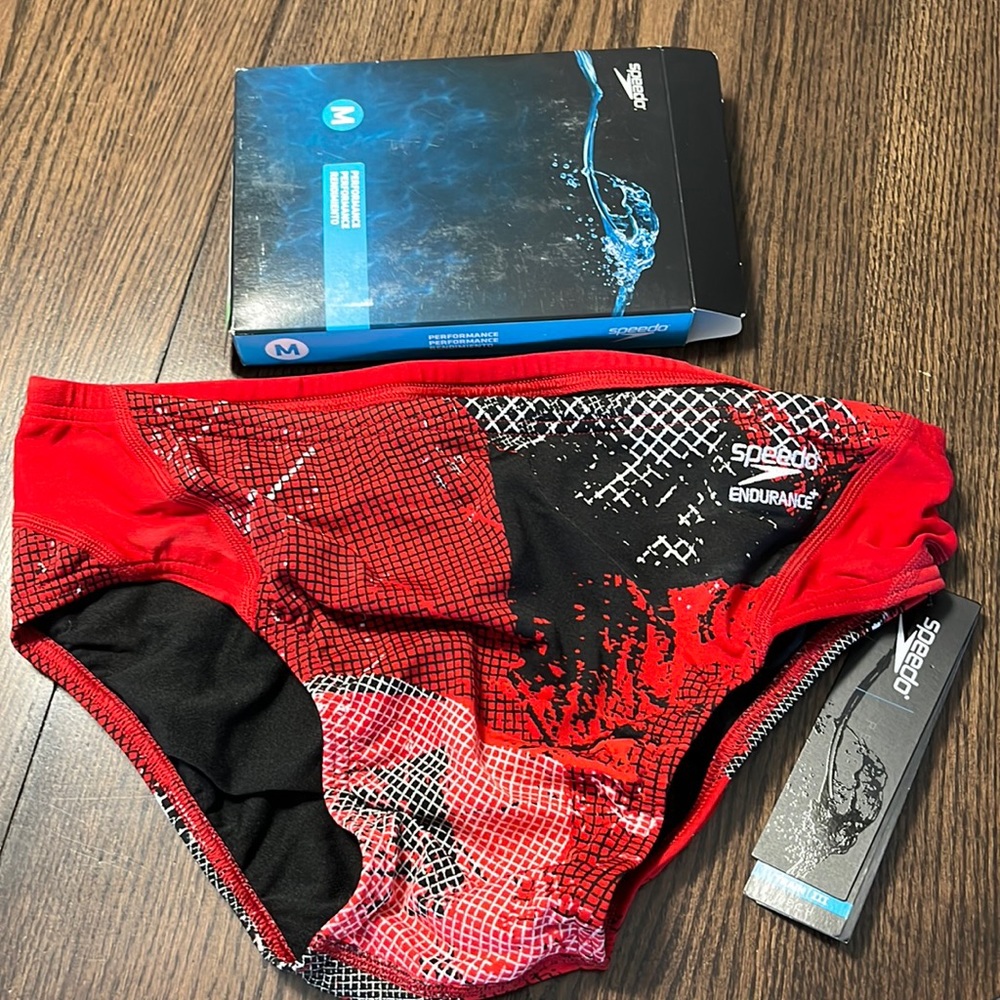 Speedo brief Men’s size 34 NWT endurance+